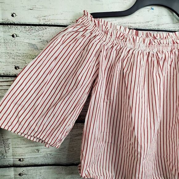 Forever 21 Medium White/Red Strip Off Shoulder Top - Picture 2 of 7